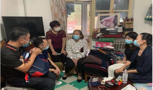 质检中心与永定路街道开展“党员服务群众”活动